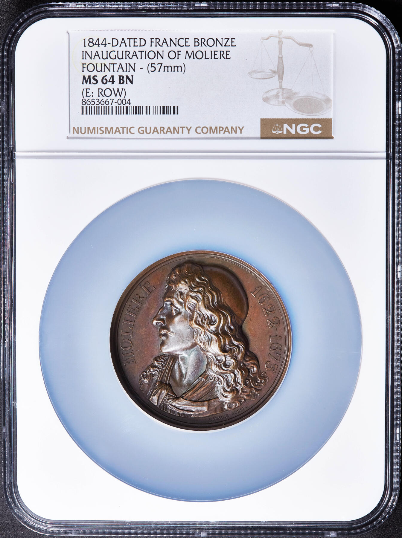【俄甄集藏】2026年(050)04-01星期三 晚 19:30 全场包邮 法国1844年纪念戏剧作家莫里哀雕像喷泉建成大铜章，NGC MS64，高浮雕，巧克力包浆，雕刻家卡克作品，直径57mm，原铸船首铭