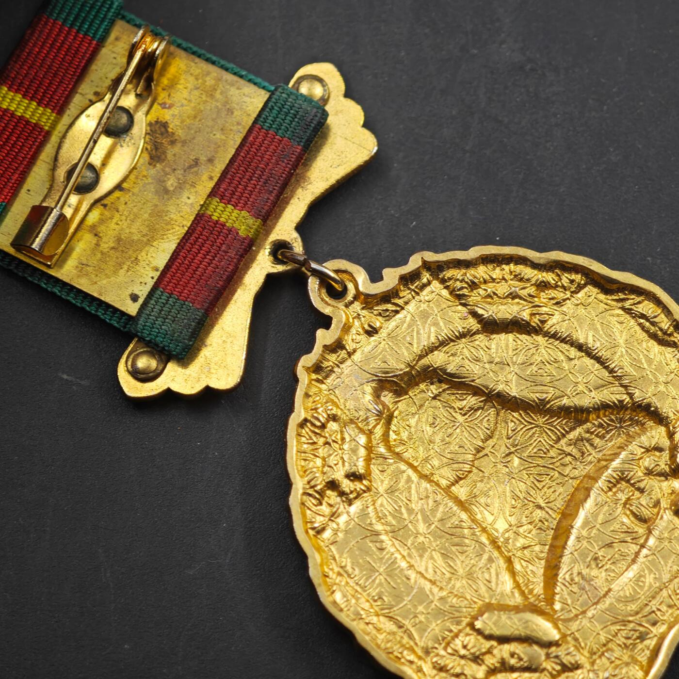 3月28日结束，精品成斌徽章钱币专场（明天继续更新） 切尔诺贝利核电站事故25周年纪念章铜制镀金