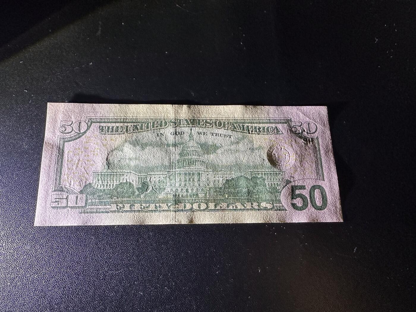 《外钞收藏家》第六百二十一期（精选场）（长期征集拍品、欢迎藏友们联系合作） 2017年美国彩版50美元 倒置号 全新 但一个角有压印