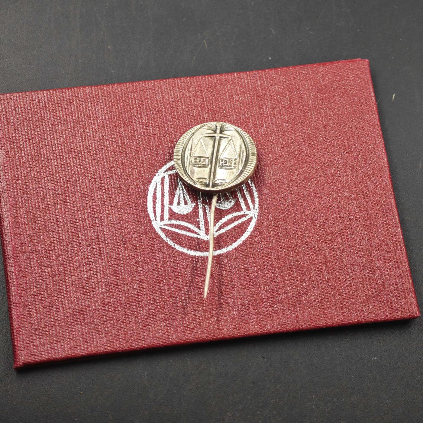 3月28日结束，精品成斌徽章钱币专场（明天继续更新）