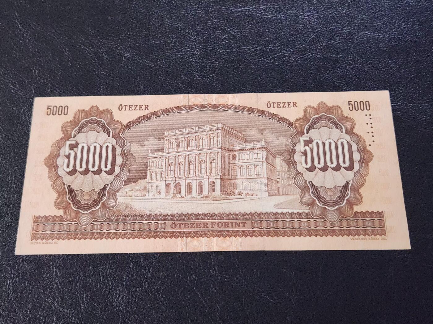 3月27号晚上8点 外国纸币自动截拍第46场 匈牙利5000几乎全新