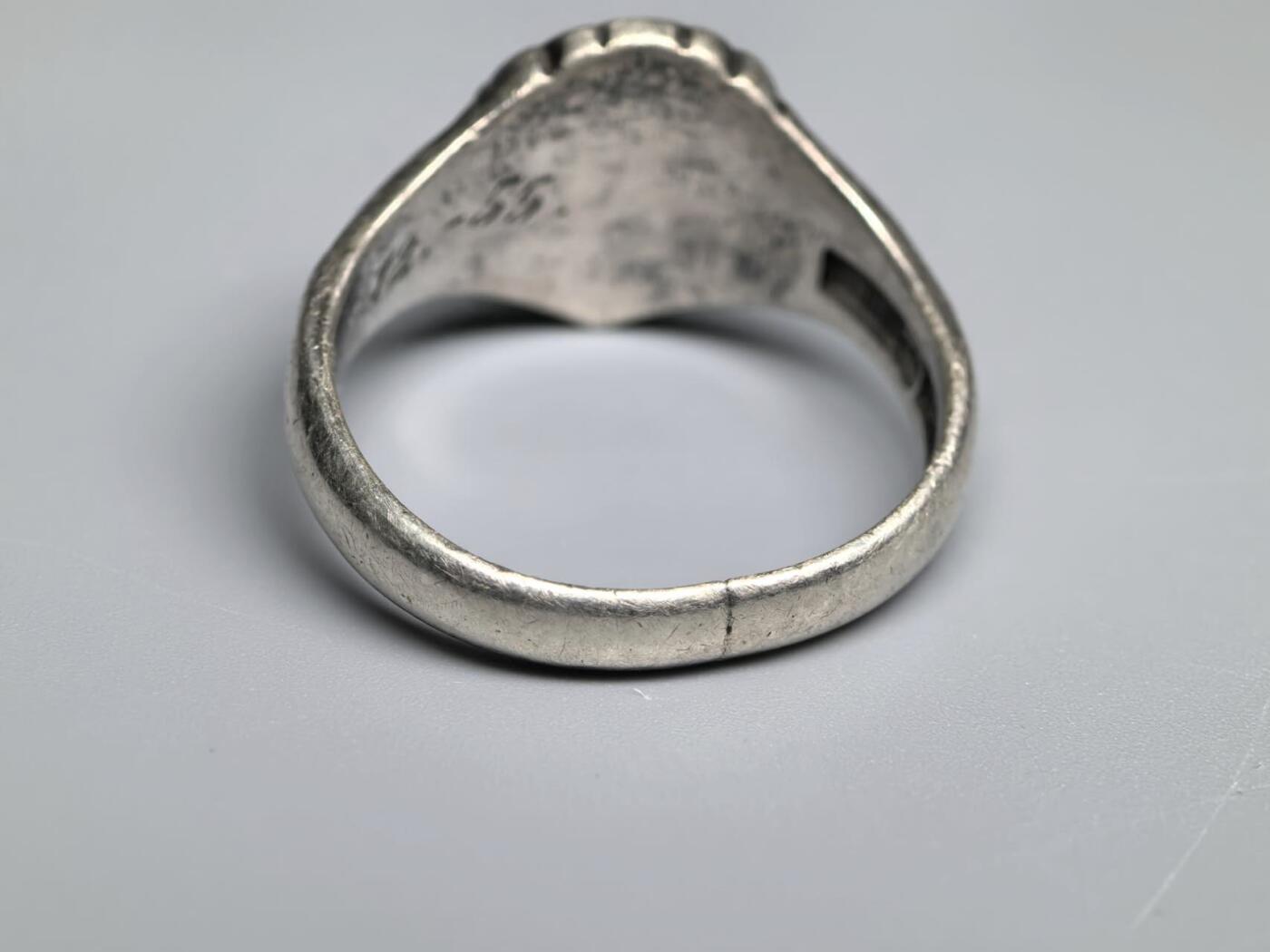 小驴勋章奖章收藏3月28日周六晚六点拍卖（珍爱和平，收藏战争，铭记历史，勿忘国耻，忠党爱国。有偿代拍，送拍规则在简介最后，参拍须阅读规则后再参拍，关系到运费包装发货时效真假辨别等关键信息，拍卖时不再发原图，看大图店主微信码在拍卖店铺介绍里）