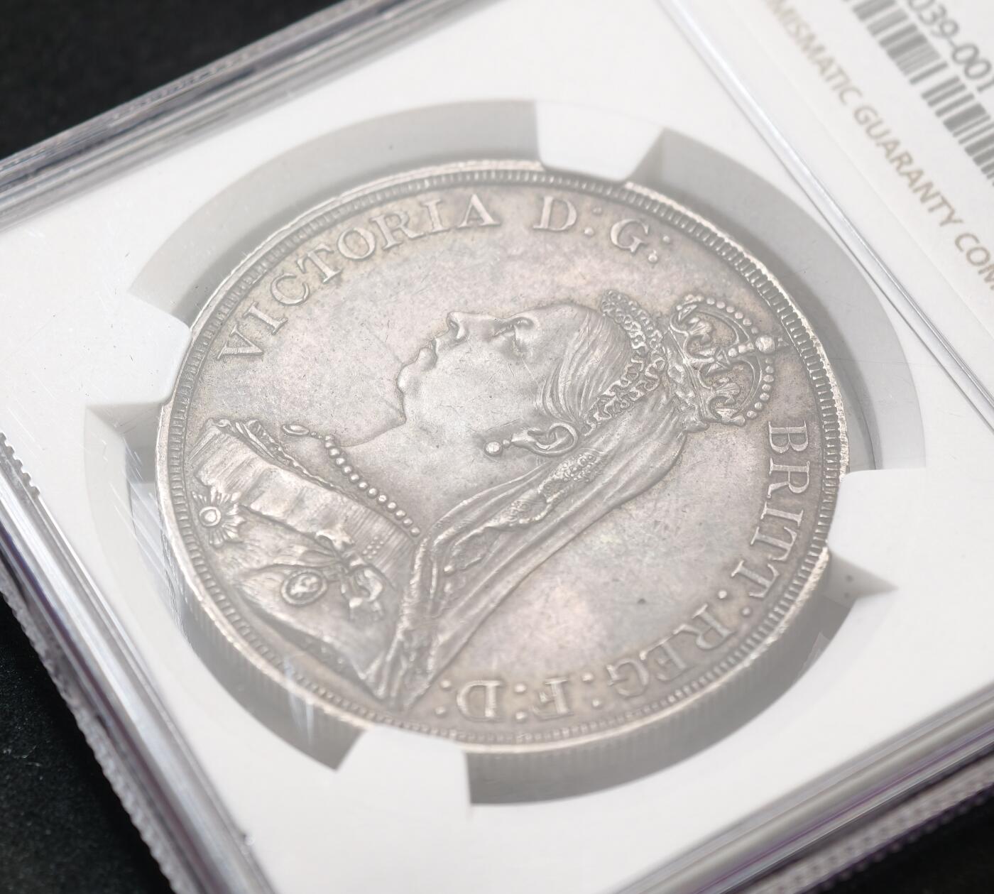 “方寸甄品”甄品场，甄臻铺-世界币章拍卖（第57期，直播拍卖），送拍享返佣金等优惠多多 NGC-MS63 1887年英国高冠马剑，包浆深邃，品相难得