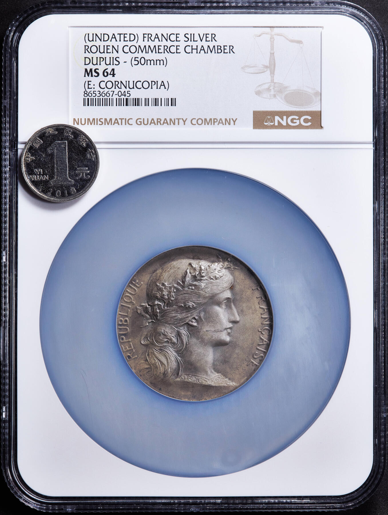 【俄甄集藏】2026年(050)04-01星期三 晚 19:30 全场包邮 法国19世纪玛丽安娜头像鲁昂商会纪念贸易成就大银章，NGC MS64，黄油酱彩老包浆，高浮雕，细节状态佳，直径50mm，名家欧仁·杜皮斯作品，丰饶角铭