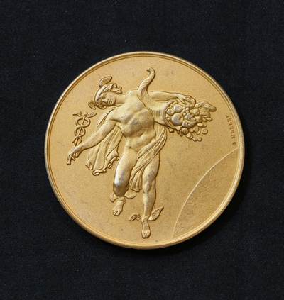 “方寸甄品”甄品场，甄臻铺-世界币章拍卖（第57期，直播拍卖），送拍享返佣金等优惠多多 - 法国赫耳墨斯银章，直径50毫米，重65.2克，是法国新古典主义章牌艺术的巅峰之作。其创作者路易斯·梅利（1815-1883）是19世纪法国艺术界巨擘，出身雕刻世家，师从大卫·德昂热，1843年斩获象征最高荣誉的罗马大奖。他不仅设计出仅于1849-1851年少量发行的第二共和国20法郎金币（法国史上著名铸币），更在巴黎高美任教，培养出博雷尔等大师，1866年获拿破仑三世授予荣誉军团骑士勋章，其家乡街