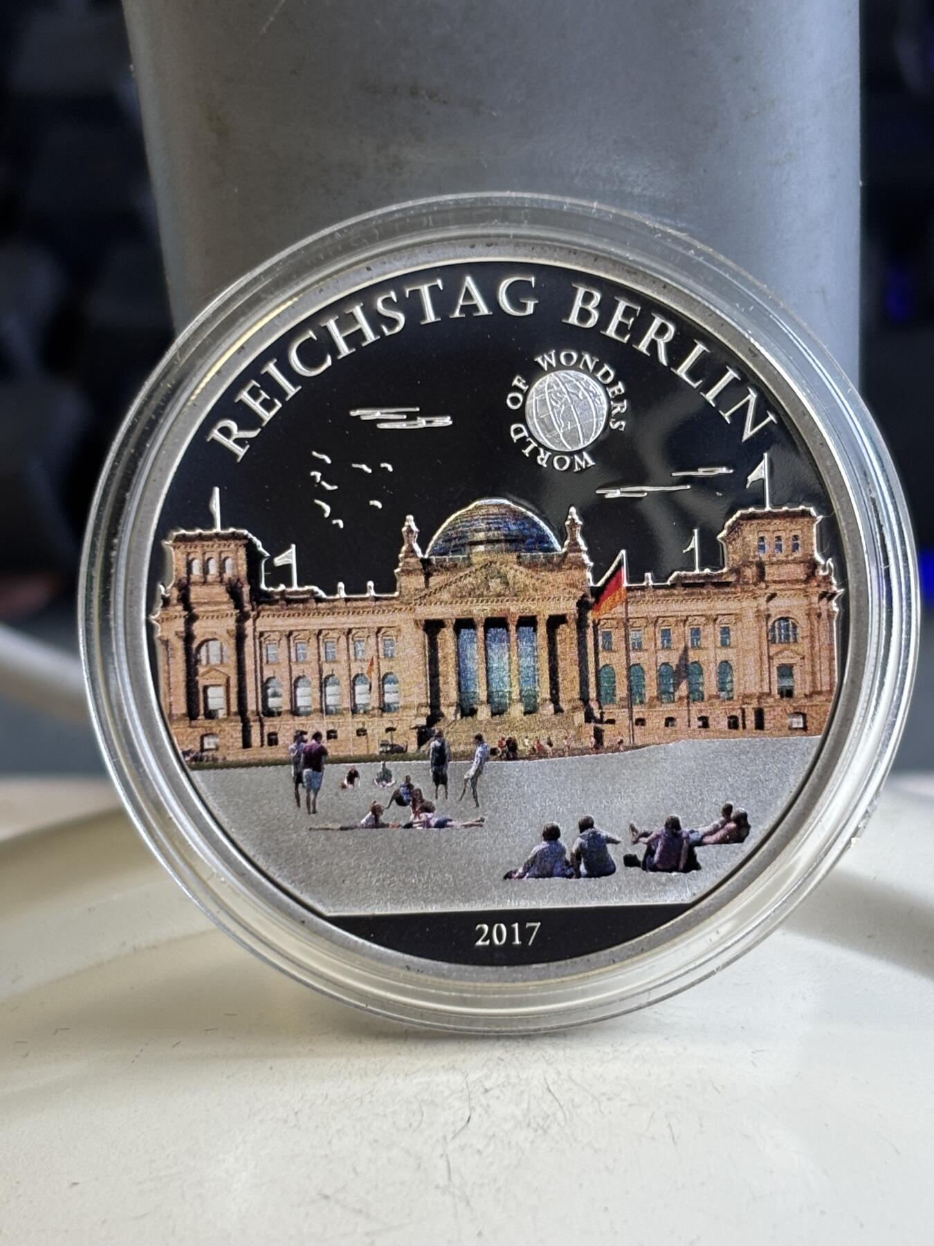 第195期拍卖  帕劳2017年世界文化遗产之柏林议会大厦5元彩色精制银币，20克，925银