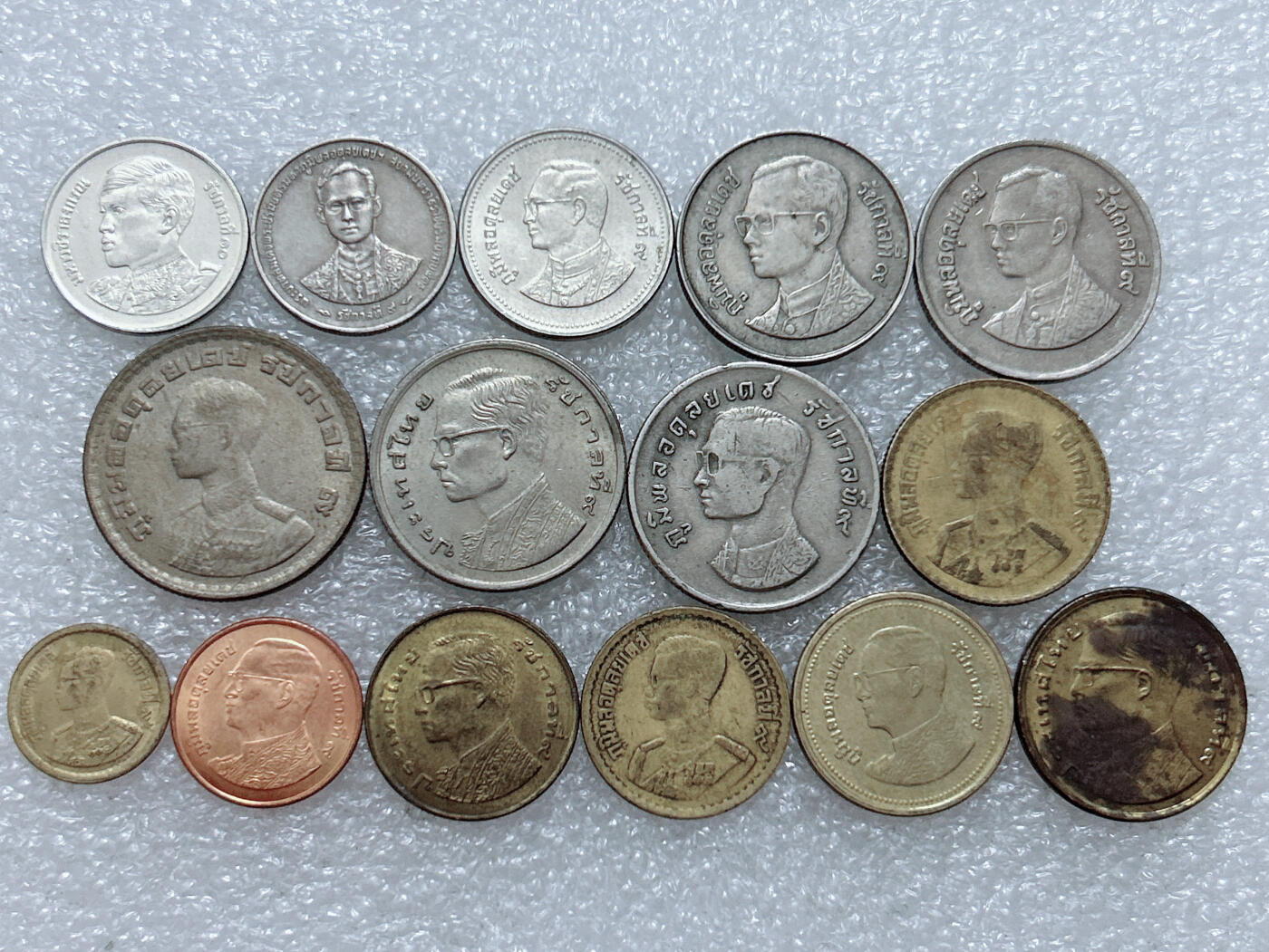 第一海外回流一元起拍收藏 散集专场  第306期 泰国不同版本硬币 15枚