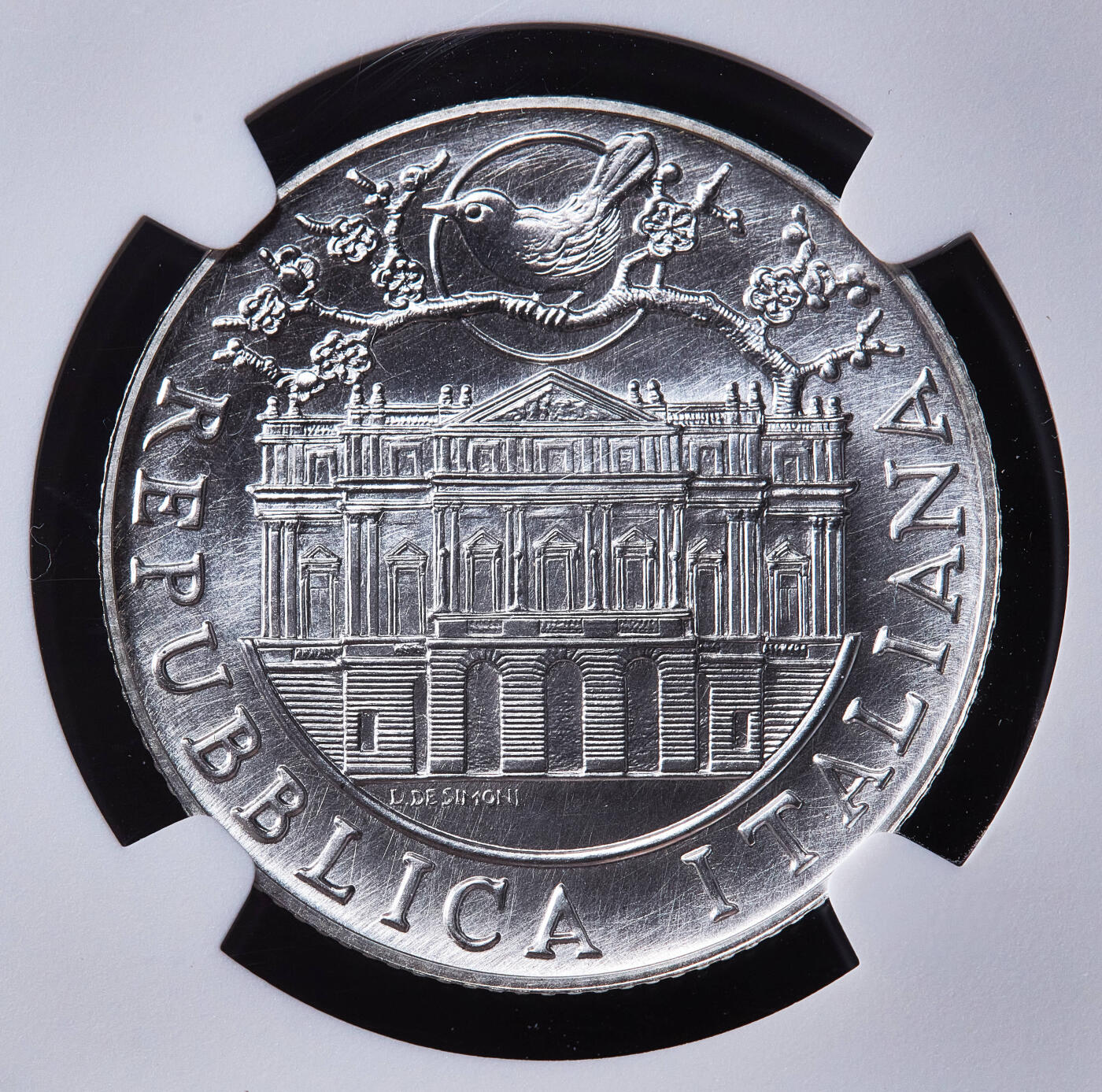 【俄甄集藏】2026年(050)04-01星期三 晚 19:30 全场包邮 意大利2004年R版纪念普契尼歌剧名作《蝴蝶夫人》米兰首演百年5欧元银币，NGC MS68，重18克，925银，发行量13500枚，背图为米兰市中心的斯卡拉大剧院