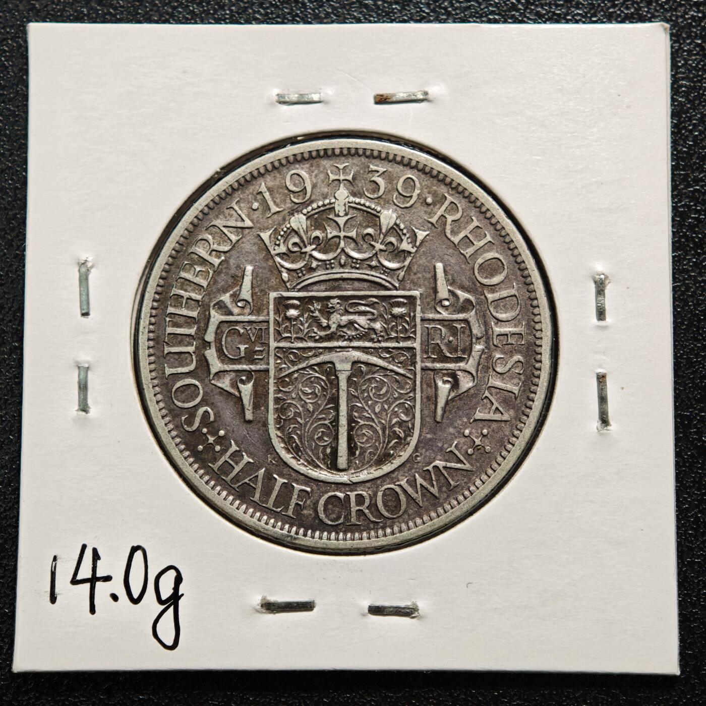 【德藏】世界币章拍卖第169期（拍品征集中~欢迎藏友联系） 老藏家集藏系列之- 1939年 英属南罗德西亚1/2克朗银币 925银 直径约：32.3mm；重约：14.1g 入册20余年·附有当年购入价