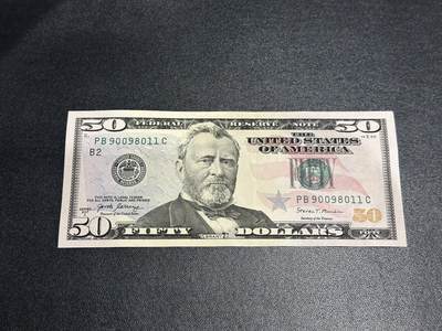 《外钞收藏家》第六百二十一期（精选场）（长期征集拍品、欢迎藏友们联系合作） - 2017年美国彩版50美元 倒置号 全新 但一个角有压印