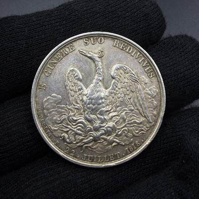 「木头集藏」“春启藏心”——章牌精品专场 - 1818年法国塞纳-厄尔省火灾互助保险公司银章，直径：34 mm，16.3 g，早期无边铭版本，正面刻画不死鸟，象征着“浴火重生”，拉丁文铭文：E GINERE SUO REDIVIVUS 意为：“从它自己的灰烬中重生”，呼应了火灾保险的主题——在灾难后获得新生与保障。