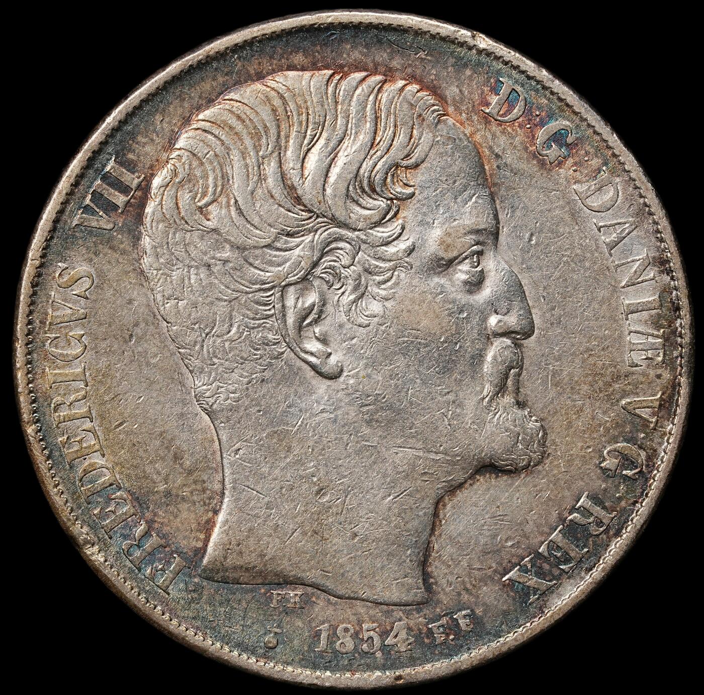 修遠堂世界钱币第109期 1854 年丹麦弗雷德里克七世 2 Rigsdaler（国家达勒尔）大银币，28.81g