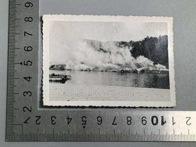 小驴勋章奖章收藏3月28日周六晚六点拍卖（珍爱和平，收藏战争，铭记历史，勿忘国耻，忠党爱国。有偿代拍，送拍规则在简介最后，参拍须阅读规则后再参拍，关系到运费包装发货时效真假辨别等关键信息，拍卖时不再发原图，看大图店主微信码在拍卖店铺介绍里） - 得三河岸 应该是皮划艇抢滩训练照片