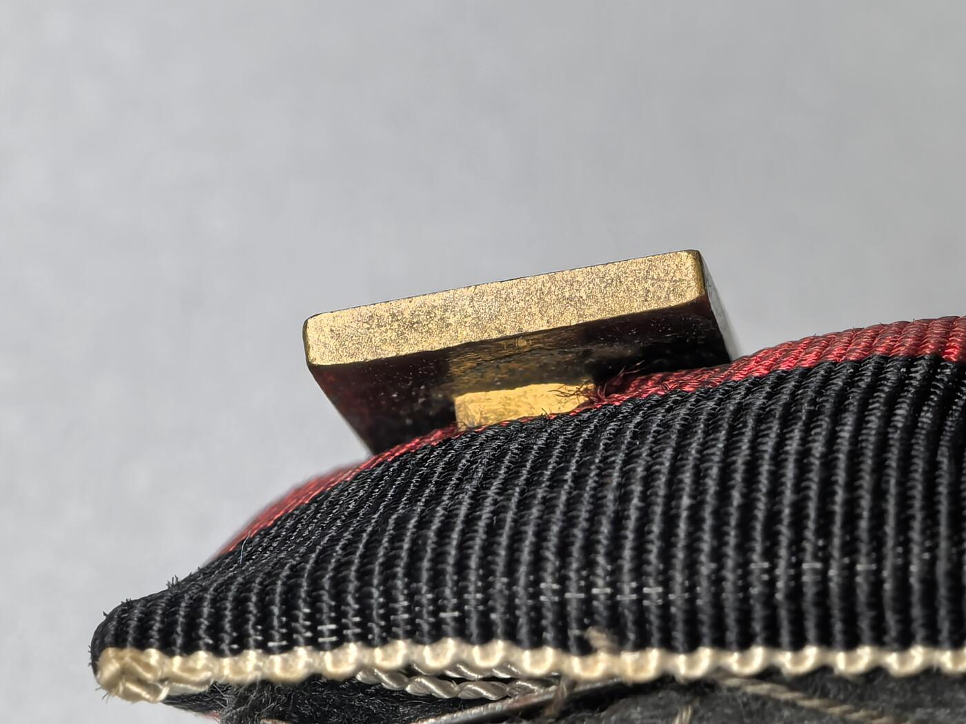 小驴勋章奖章收藏3月28日周六晚六点拍卖（珍爱和平，收藏战争，铭记历史，勿忘国耻，忠党爱国。有偿代拍，送拍规则在简介最后，参拍须阅读规则后再参拍，关系到运费包装发货时效真假辨别等关键信息，拍卖时不再发原图，看大图店主微信码在拍卖店铺介绍里）