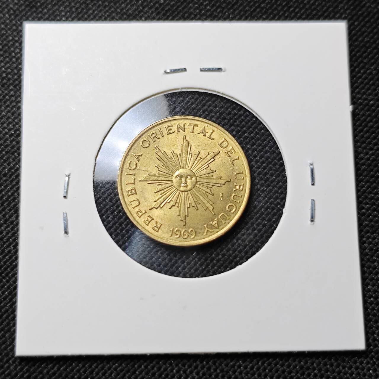 KK钱币收藏小铺  第409期 2月预留时间 周末发货  1969乌拉圭5比索铜币 好品