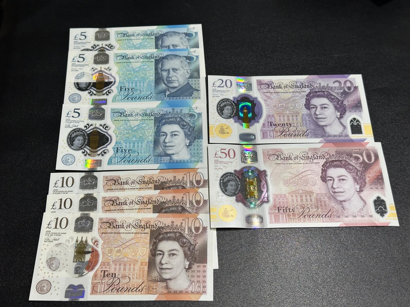 《外钞收藏家》第六百二十一期（精选场）（长期征集拍品、欢迎藏友们联系合作） 英国塑料钞查尔斯版5镑2张+女王版5、10、20、50镑（10镑有3张）8张一起 全新