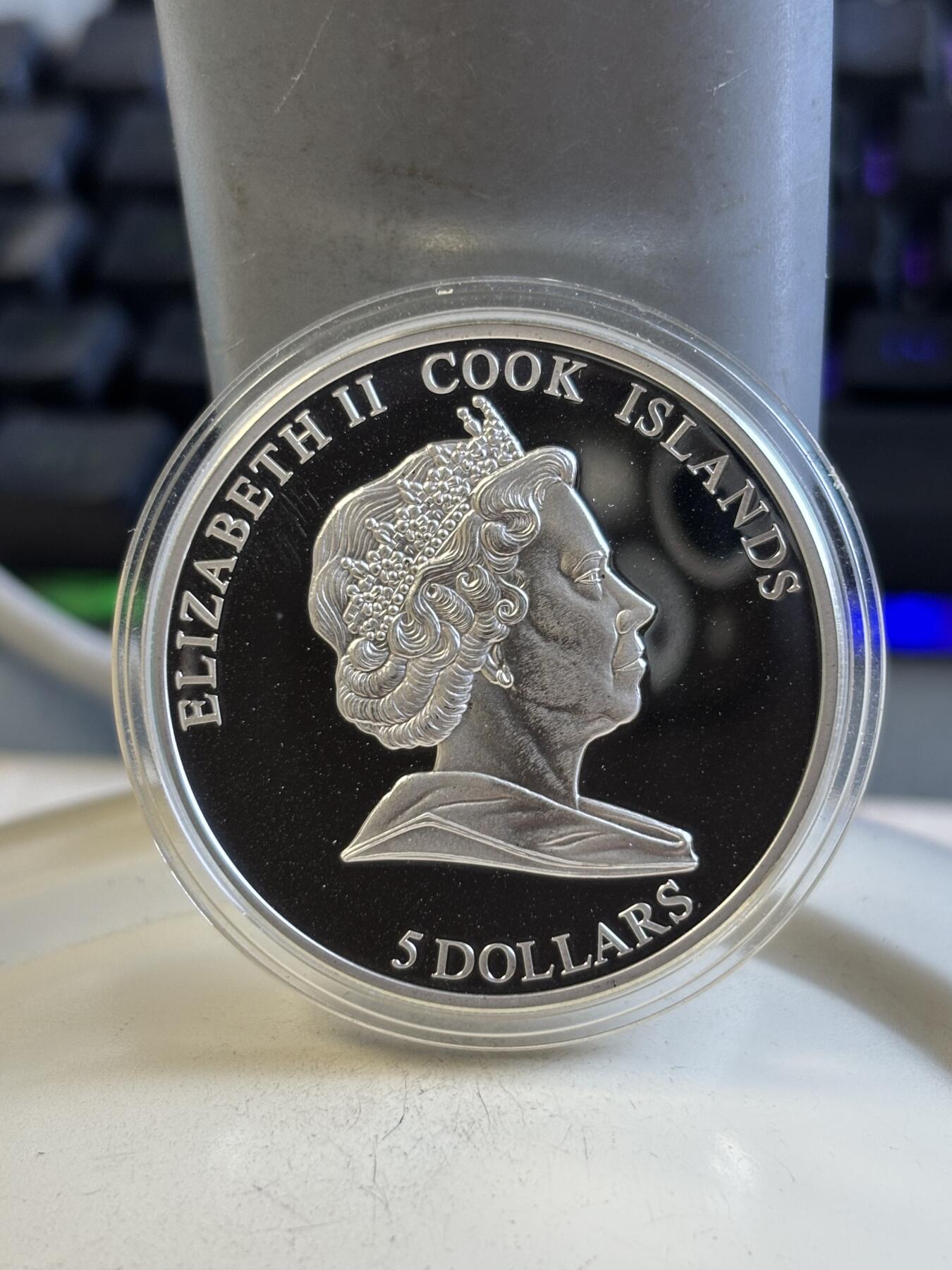 第195期拍卖 库克2008年南极帝企鹅镶嵌施华洛士奇水晶纪念银币，25克，925银