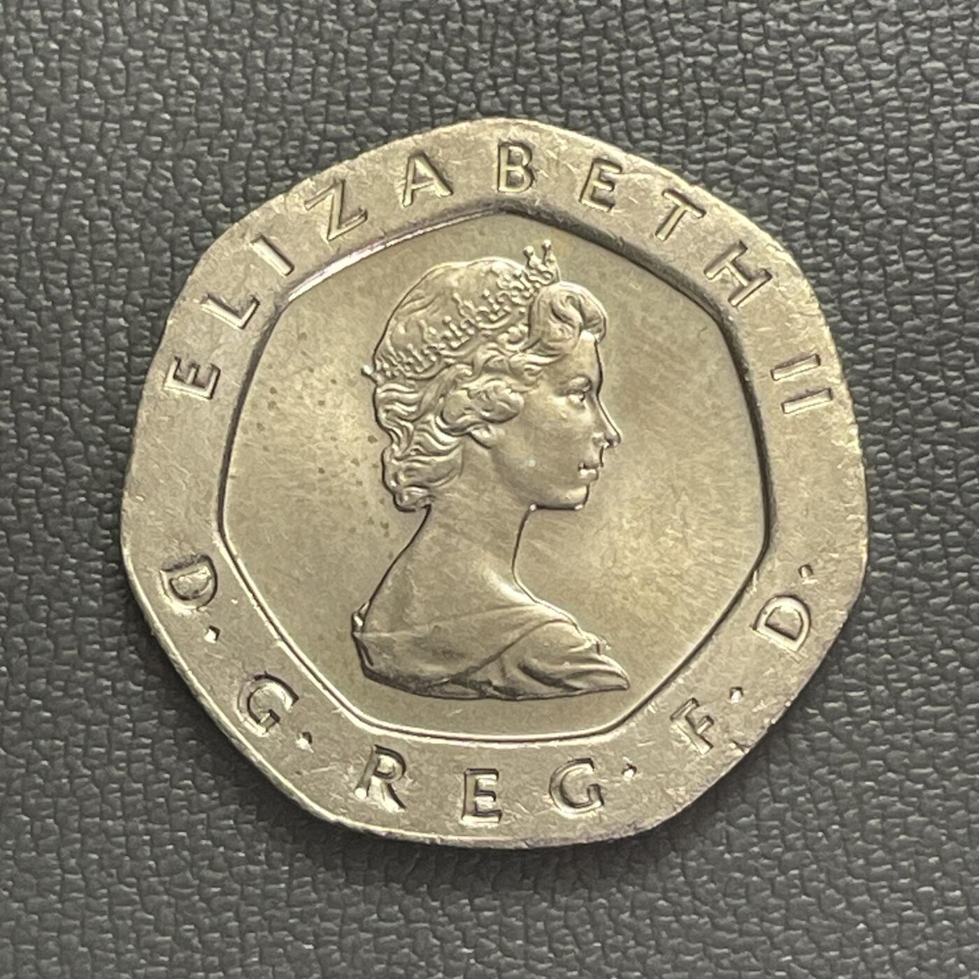 回流0328 全新 英国1982年20便士 伊丽莎白女王/都铎玫瑰、圣爱德华王冠