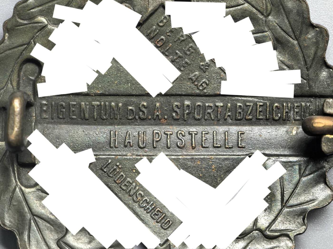 小驴勋章奖章收藏3月28日周六晚六点拍卖（珍爱和平，收藏战争，铭记历史，勿忘国耻，忠党爱国。有偿代拍，送拍规则在简介最后，参拍须阅读规则后再参拍，关系到运费包装发货时效真假辨别等关键信息，拍卖时不再发原图，看大图店主微信码在拍卖店铺介绍里） 得三SA铜级体能奖章，背打BERG & NOLTE， LÜDENSCHEID厂标（B&NL），磁性金属镀铜章体铜质别杆组合，佩戴品相