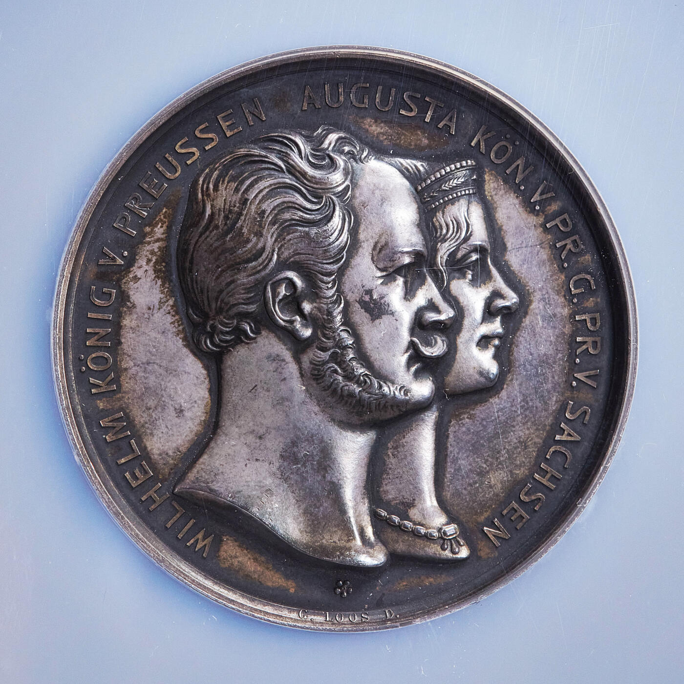 【俄甄集藏】2026年(050)04-01星期三 晚 19:30 全场包邮 德国普鲁士1907年威廉一世与奥古斯塔王后头像柏林炽天使共济会分会银婚大银章，NGC MS62，高浮雕，酱彩老包浆，赠与布希及其妻子魏厄察尔，名家Loos作品，经典品种，直径：51mm