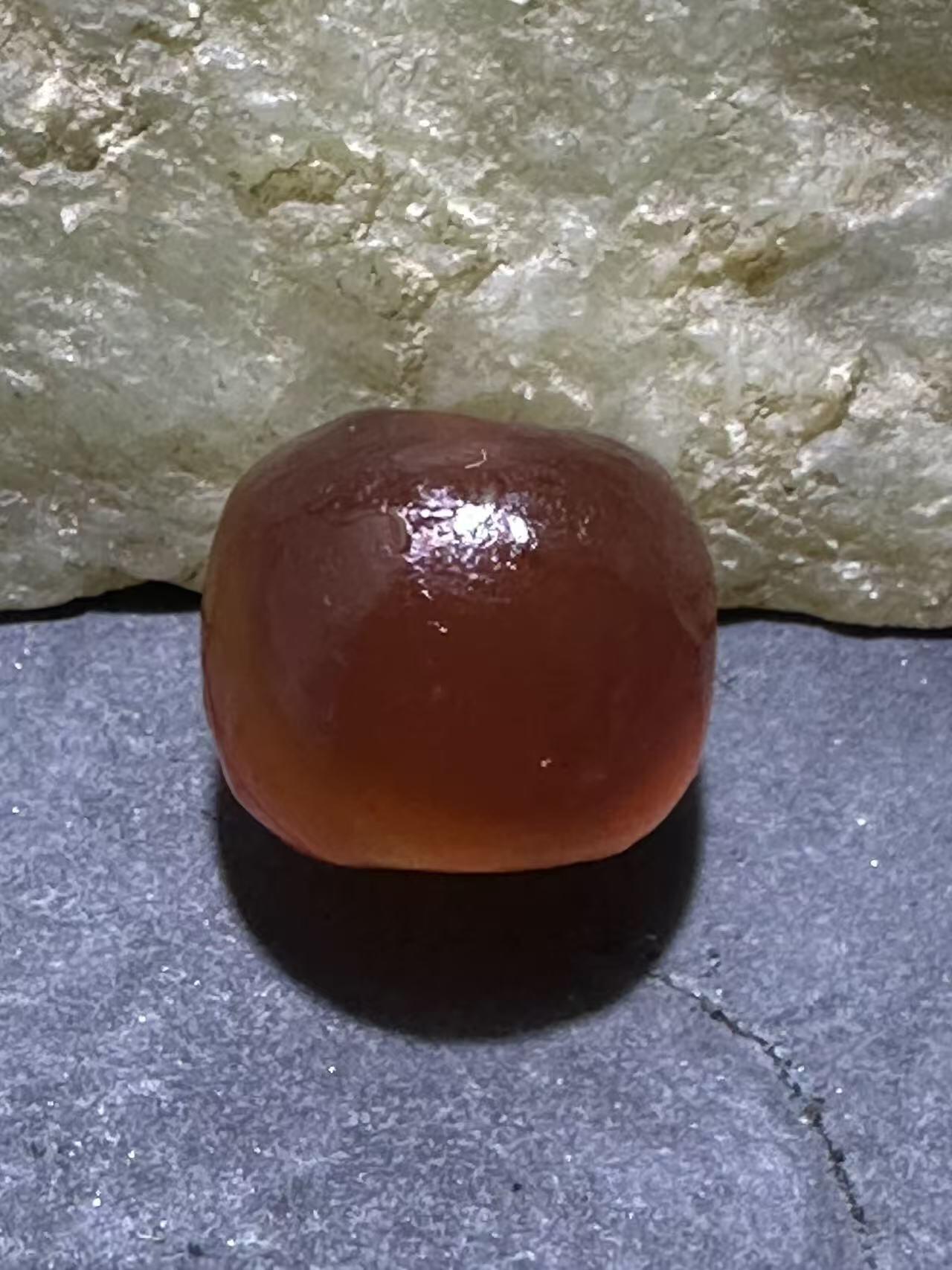 精美冰透高玉化风化纹缠丝玛瑙老形桶珠一颗