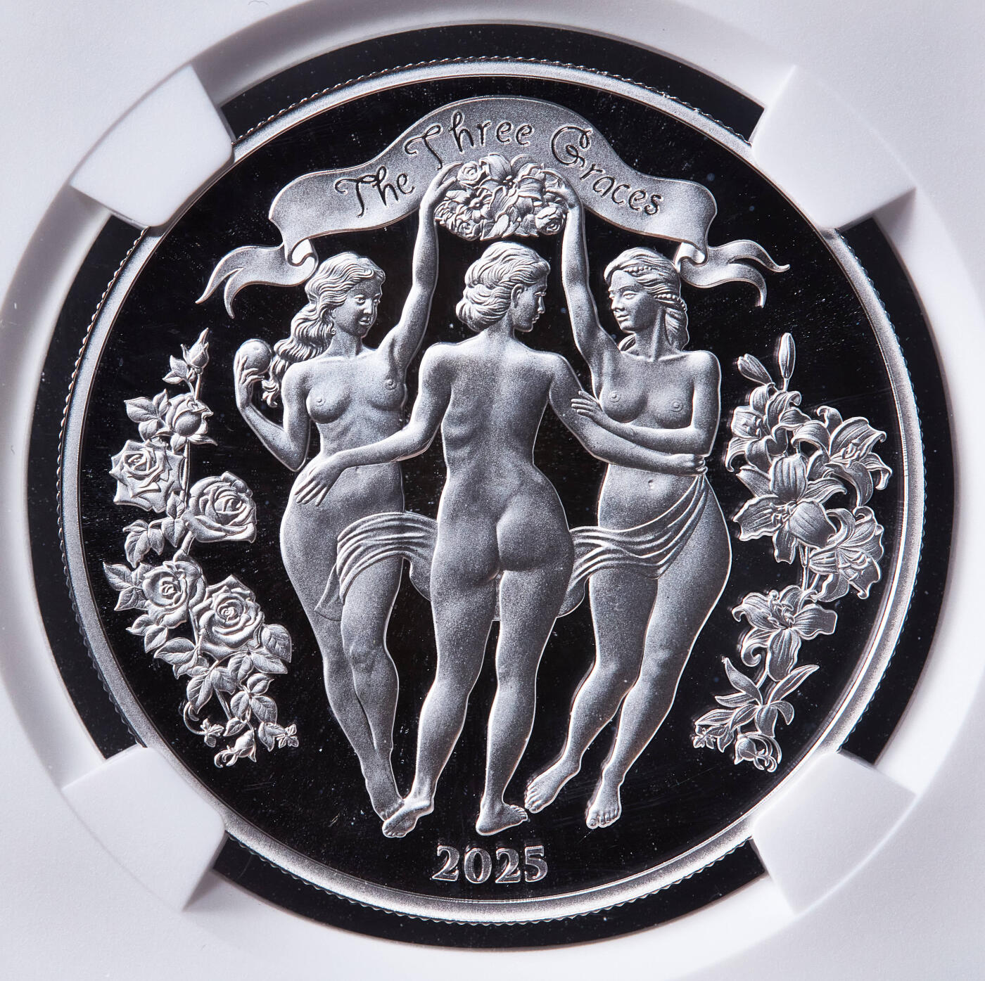 【俄甄集藏】2026年(050)04-01星期三 晚 19:30 全场包邮 喀麦隆2025年三女神1盎司1000法郎精制大银币，NGC PF69UC，首期标签，重31.1克，999银，发行量999枚