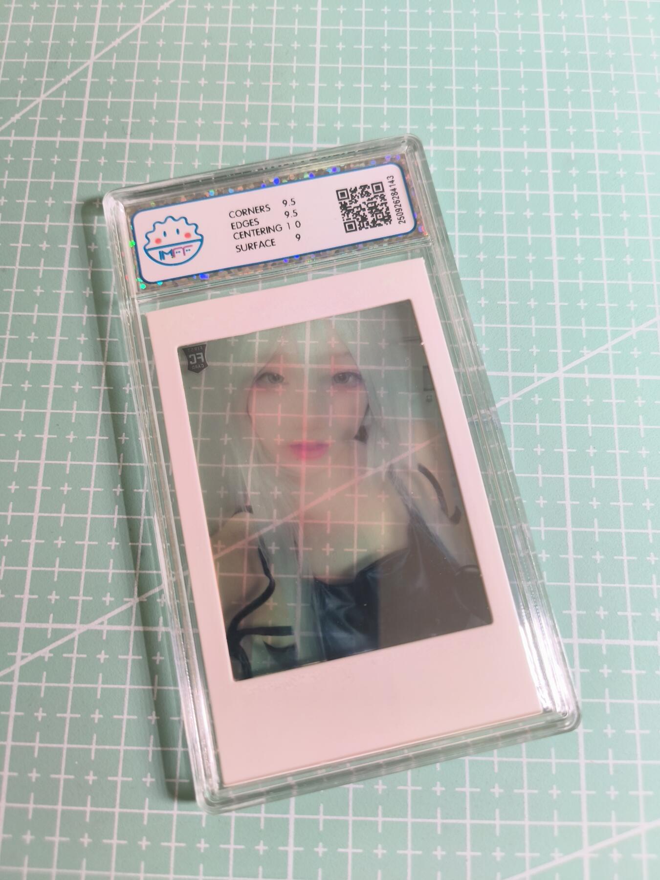 C先生 第25期 零抽层免费代拍  持续收拍品中  需要送拍的老板可以加微私聊 【胶片卡】海温利《柔软fufu》隐藏款 含情脉脉2  9.5分