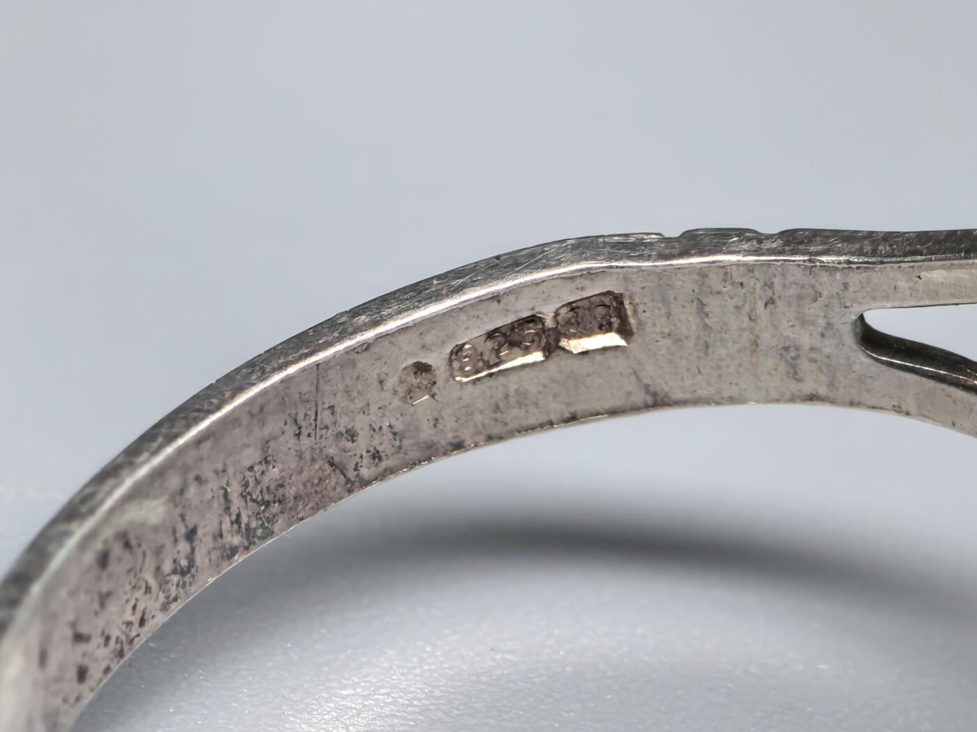 小驴勋章奖章收藏3月28日周六晚六点拍卖（珍爱和平，收藏战争，铭记历史，勿忘国耻，忠党爱国。有偿代拍，送拍规则在简介最后，参拍须阅读规则后再参拍，关系到运费包装发货时效真假辨别等关键信息，拍卖时不再发原图，看大图店主微信码在拍卖店铺介绍里） 马耳他骑士团戒指，内打银标