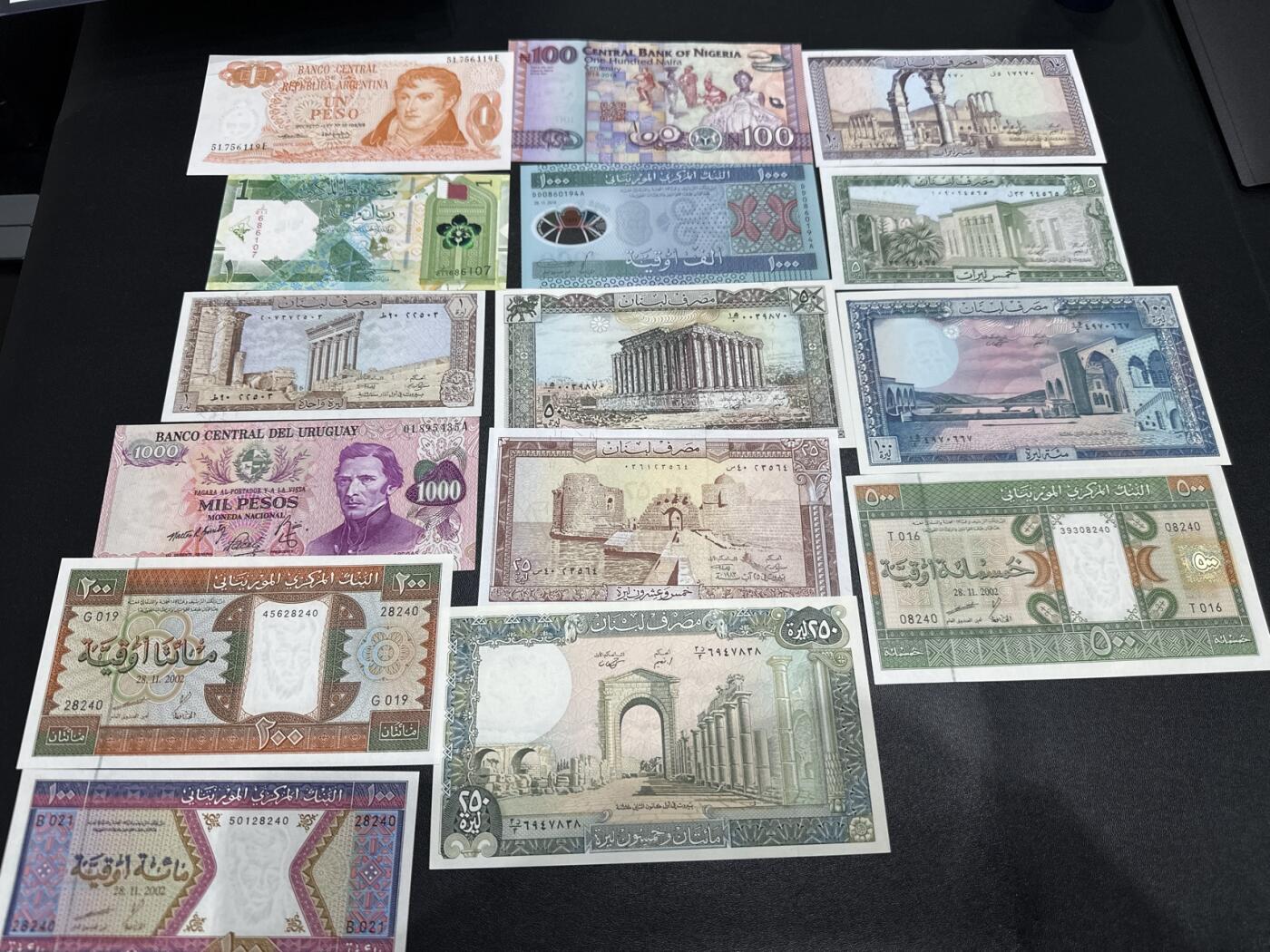 《外钞收藏家》第六百二十一期（精选场）（长期征集拍品、欢迎藏友们联系合作） 阿根廷1比索AU+尼日利亚、毛里塔尼亚、黎巴嫩等14张全新 一起