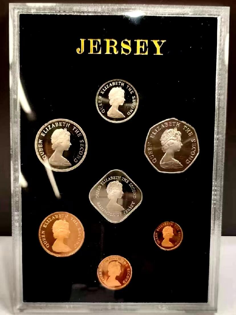 长老汇马年精选第十二场拍卖 泽西岛1981年7枚套精制套币，含黑斯廷斯战役菱形精制纪念币，盒装少见
