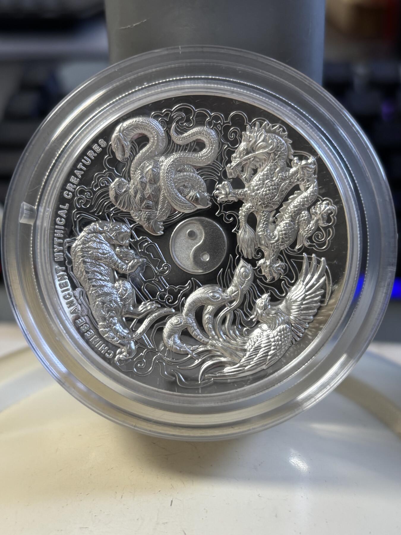 第194期拍卖 图瓦卢2015年中国四大神兽5盎司高浮雕加厚银币，999银，发行1000枚