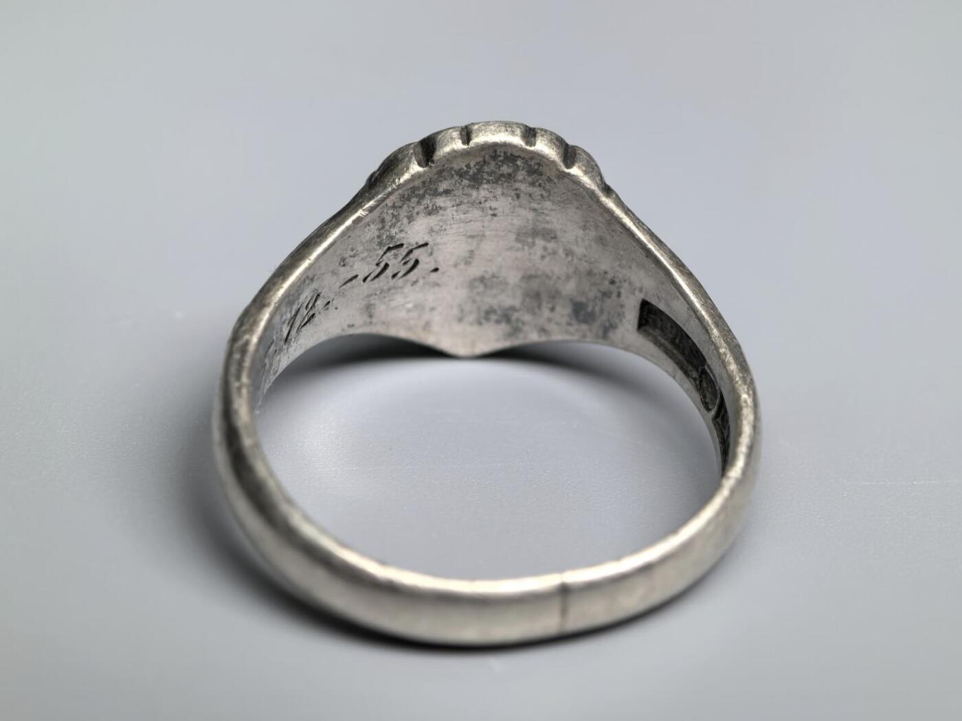 小驴勋章奖章收藏3月28日周六晚六点拍卖（珍爱和平，收藏战争，铭记历史，勿忘国耻，忠党爱国。有偿代拍，送拍规则在简介最后，参拍须阅读规则后再参拍，关系到运费包装发货时效真假辨别等关键信息，拍卖时不再发原图，看大图店主微信码在拍卖店铺介绍里）