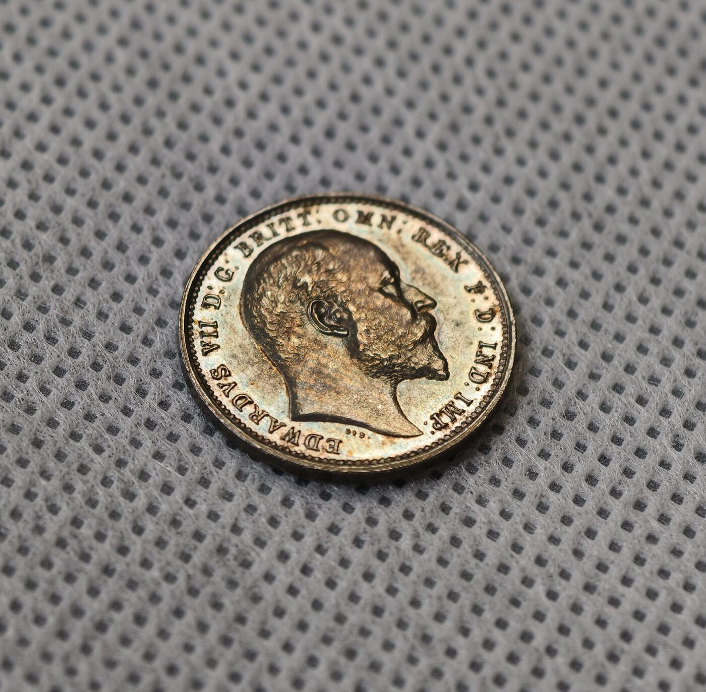 “方寸甄品”甄品场，甄臻铺-世界币章拍卖（第57期，直播拍卖），送拍享返佣金等优惠多多 英国1906年爱德华七世濯足币洗脚币，品相和包浆都非常在线，黑彩耀眼，PL质感，非原盒