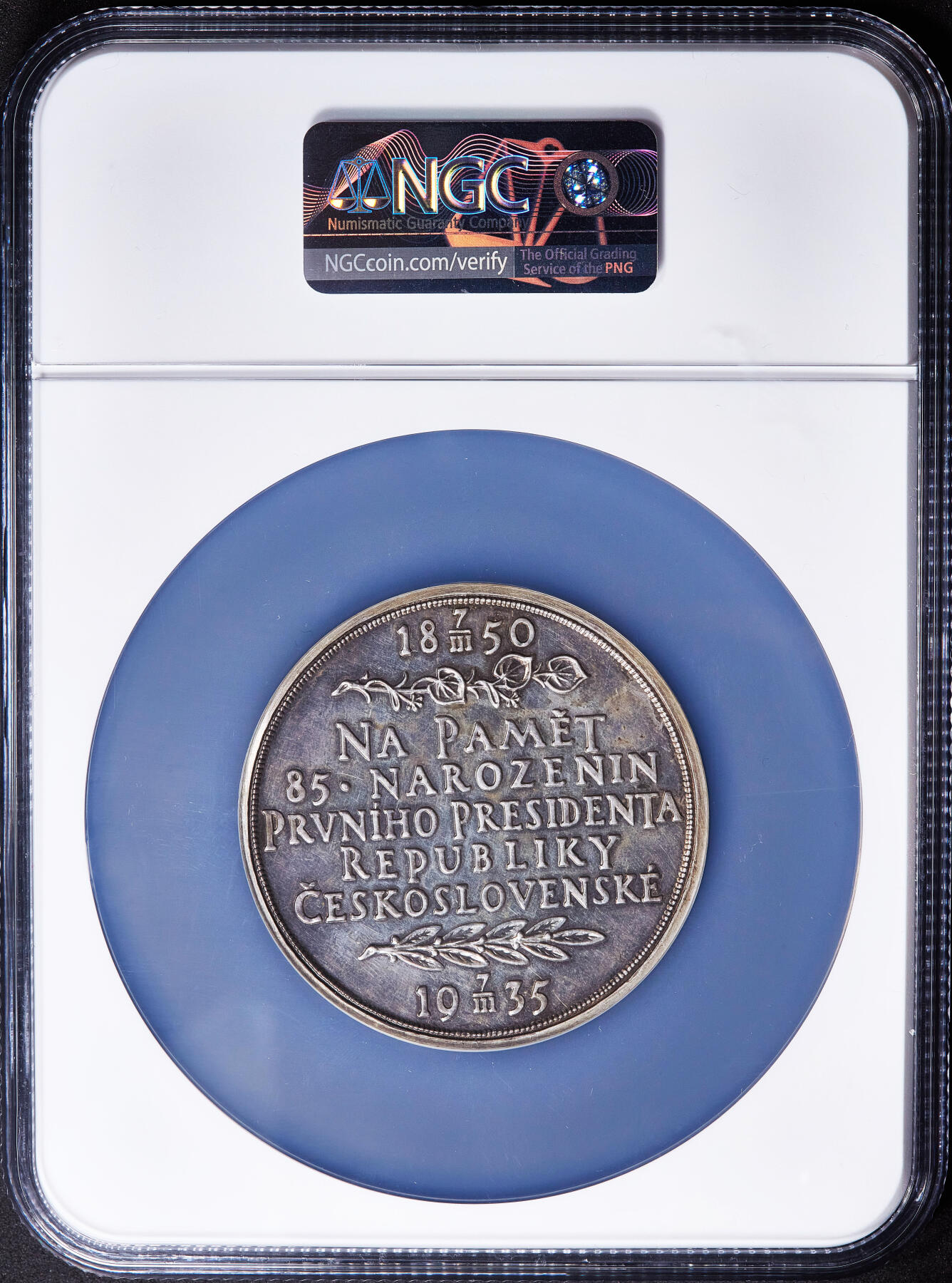 【俄甄集藏】2026年(050)04-01星期三 晚 19:30 全场包邮 捷克斯洛伐克1935年纪念首任总统托马斯·加里格·马萨里克85寿辰大银章，NGC MS61，直径：60mm，货币体系奠基人雕刻家奥塔卡尔·什帕尼尔名誉作品，经典品种，原味老包浆，好品难得