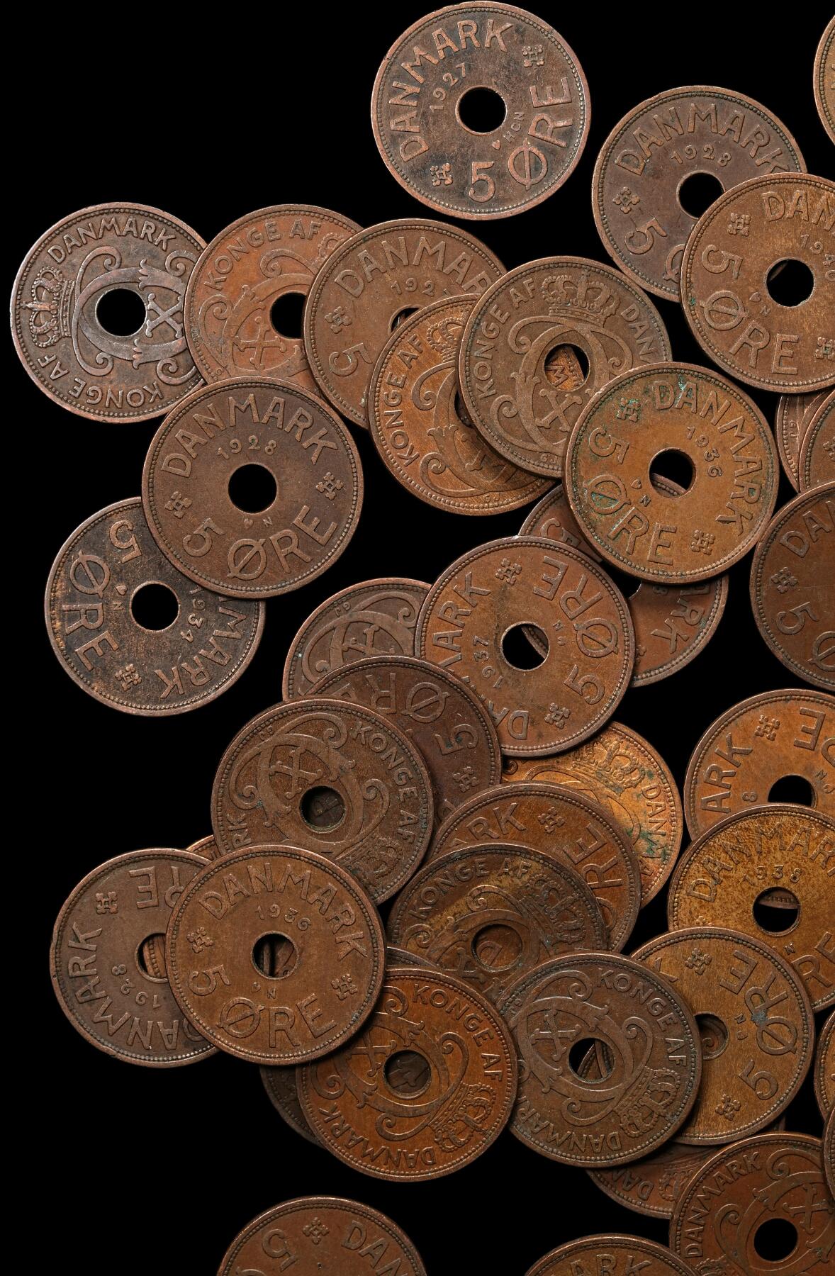 修遠堂世界钱币第109期 丹麦中孔5欧尔铜币45枚，1927-1940年