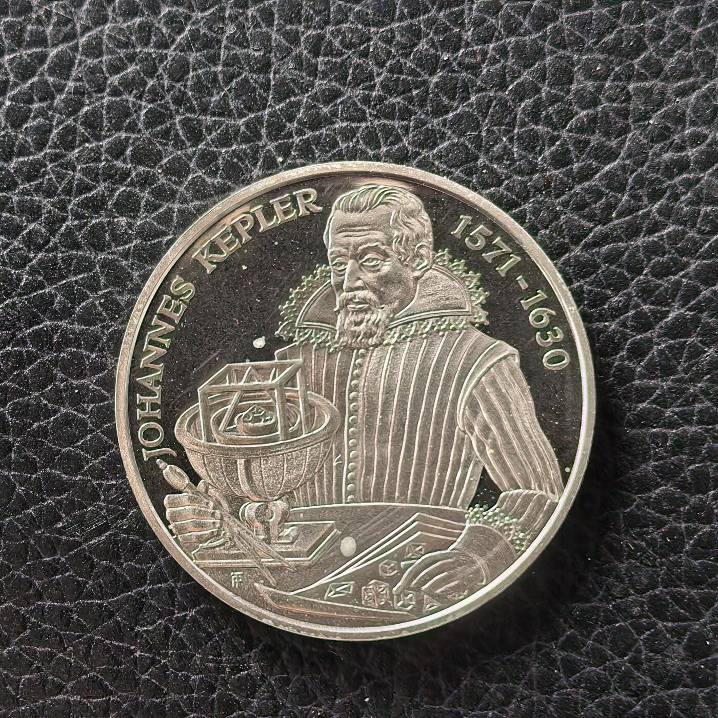 道一币馆币章第一百七十二场 奥地利2002年施蒂利亚州的埃根堡宫庭院10欧元纪念银币 17.3g 925S