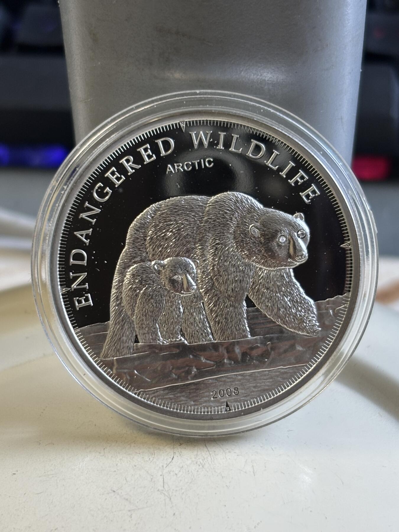 第195期拍卖 库克2008年野生北极熊镶嵌施华洛士奇水晶银币，925银，25克，发行2500枚