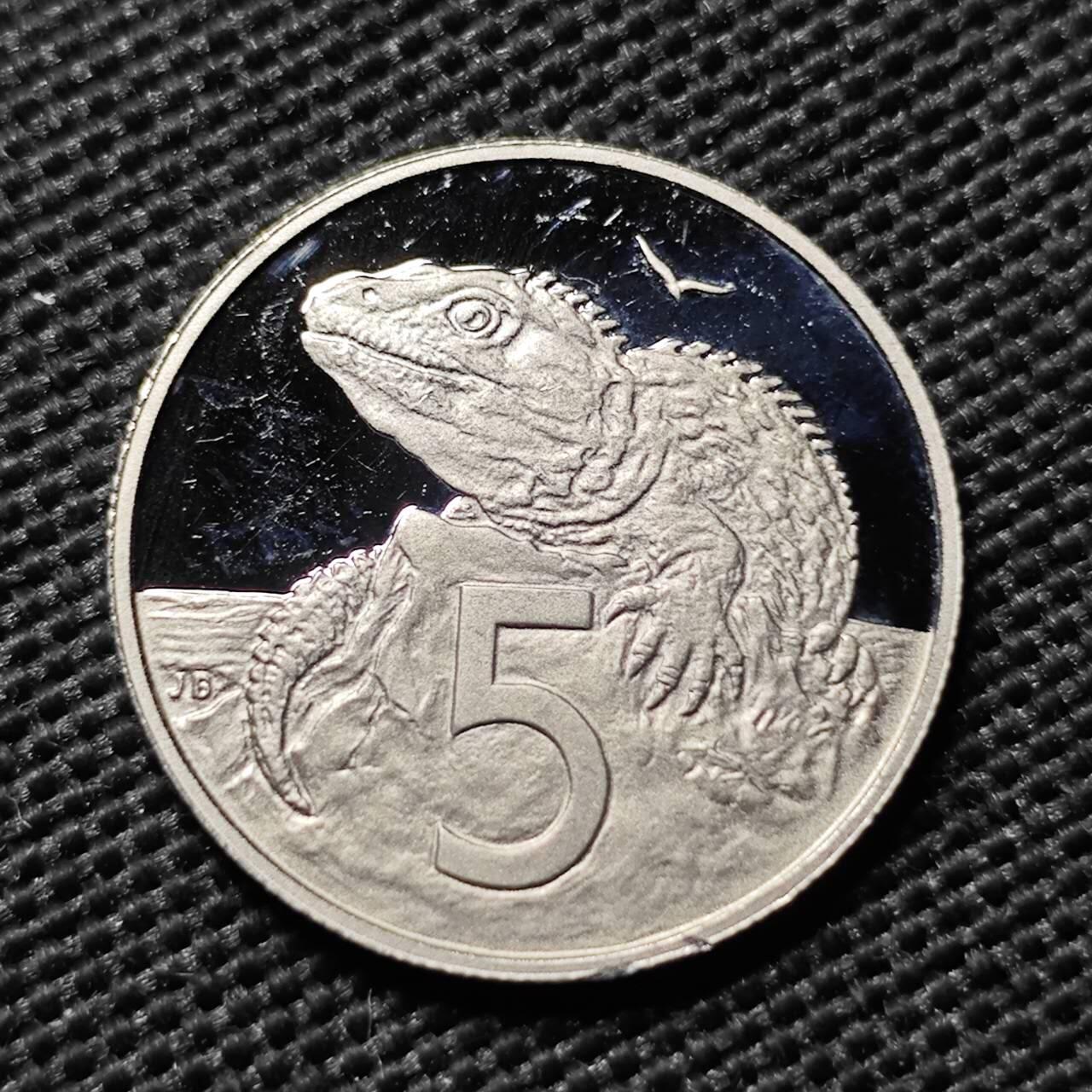 KK钱币收藏小铺  第408期 2月预留时间 周末发货   2002新西兰5分精制币