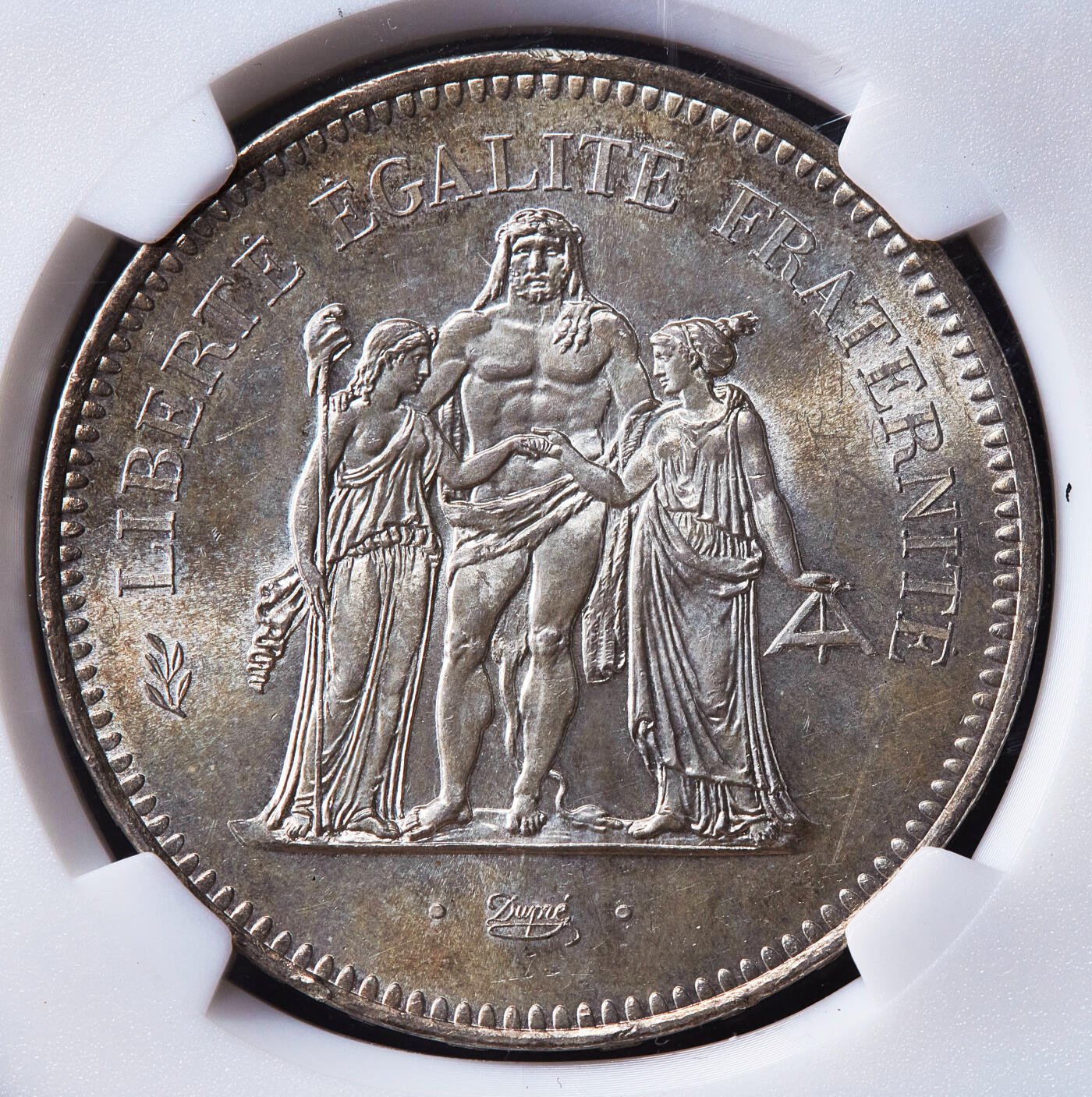 【俄甄集藏】2026年(050)04-01星期三 晚 19:30 全场包邮 法国1977年大力神50法郎大银币，信泰 MS66，重30克，900银，转光品相