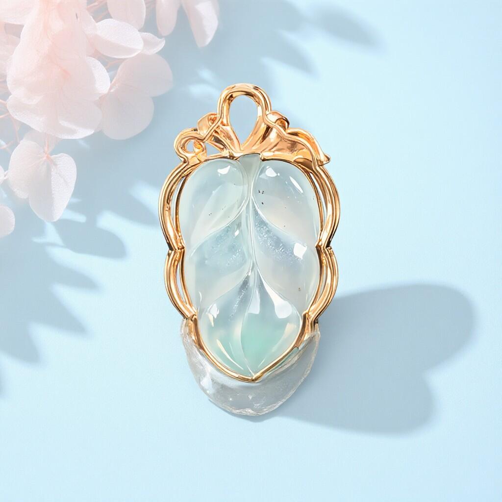 碧月说宝 君子怀瑾·当代和田玉清风专场(五) 18K金镶钻冰种翡翠叶子吊坠