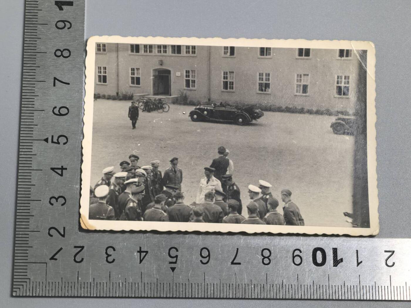 小驴勋章奖章收藏3月28日周六晚六点拍卖（珍爱和平，收藏战争，铭记历史，勿忘国耻，忠党爱国。有偿代拍，送拍规则在简介最后，参拍须阅读规则后再参拍，关系到运费包装发货时效真假辨别等关键信息，拍卖时不再发原图，看大图店主微信码在拍卖店铺介绍里） 一群空军军官合影照片