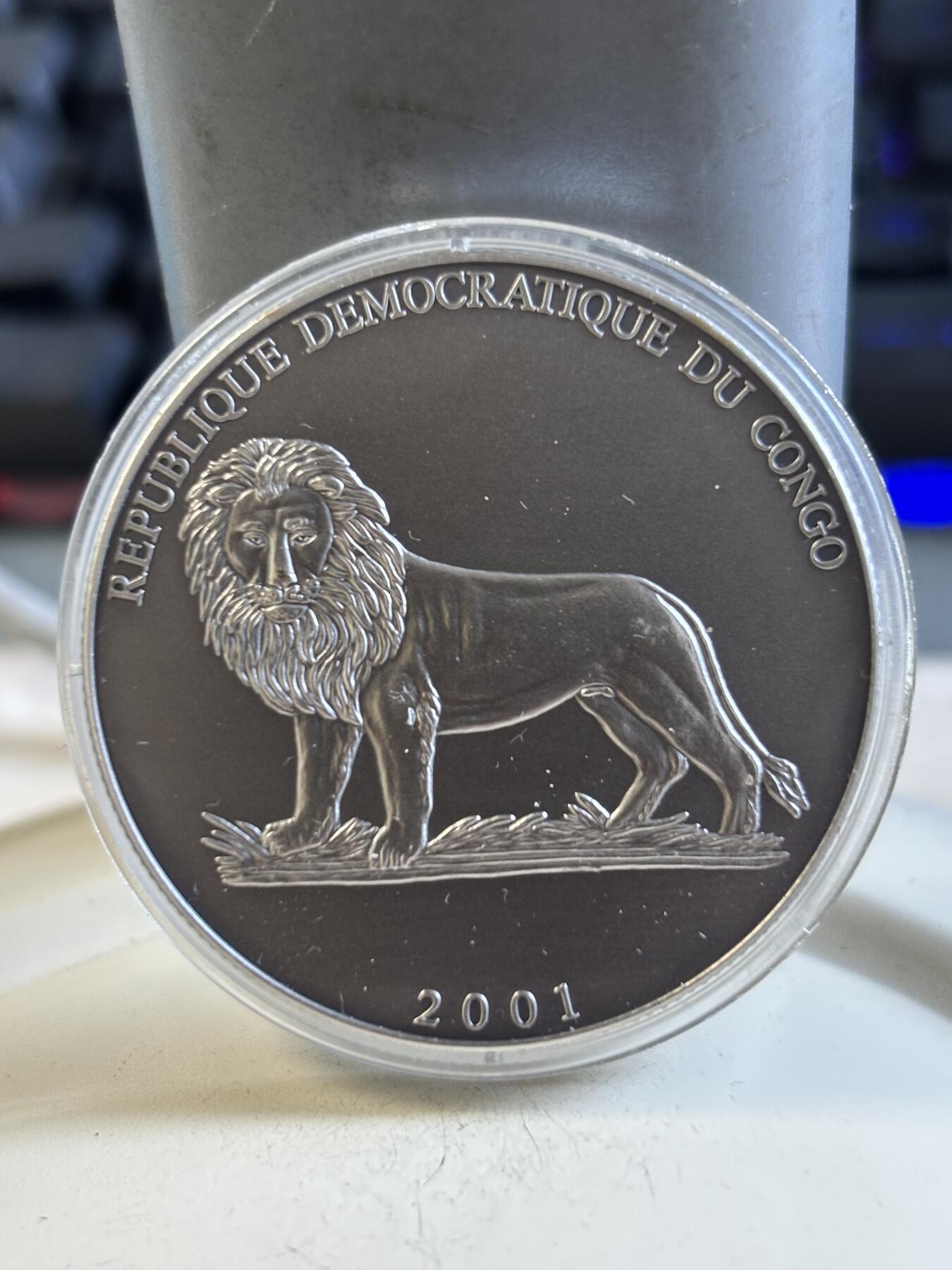 第195期拍卖 刚果加纳2001年古代太阳神马车凹凸银币两枚，999银，31.1克*2，发行15000套