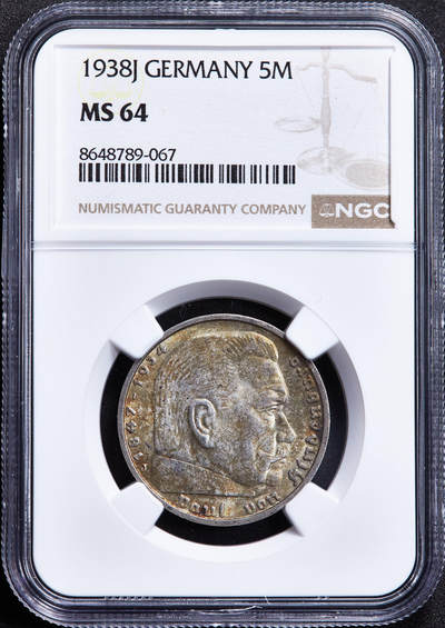 【俄甄集藏】2026年(050)04-01星期三 晚 19:30 全场包邮 - 德国第三帝国1938年J版兴登堡党徽5马克银币，NGC MS64，黄油五彩包浆，转光，原图联系客服或官网查询