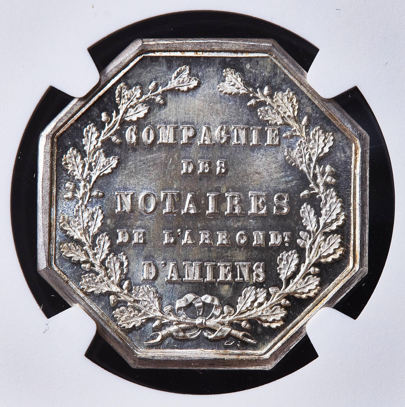 【俄甄集藏】2026年(050)04-01星期三 晚 19:30 全场包邮 法国1854年亚眠公证处银质八角代用币章，NGC MS64，底板凝霜，转光品相，丰饶角铭