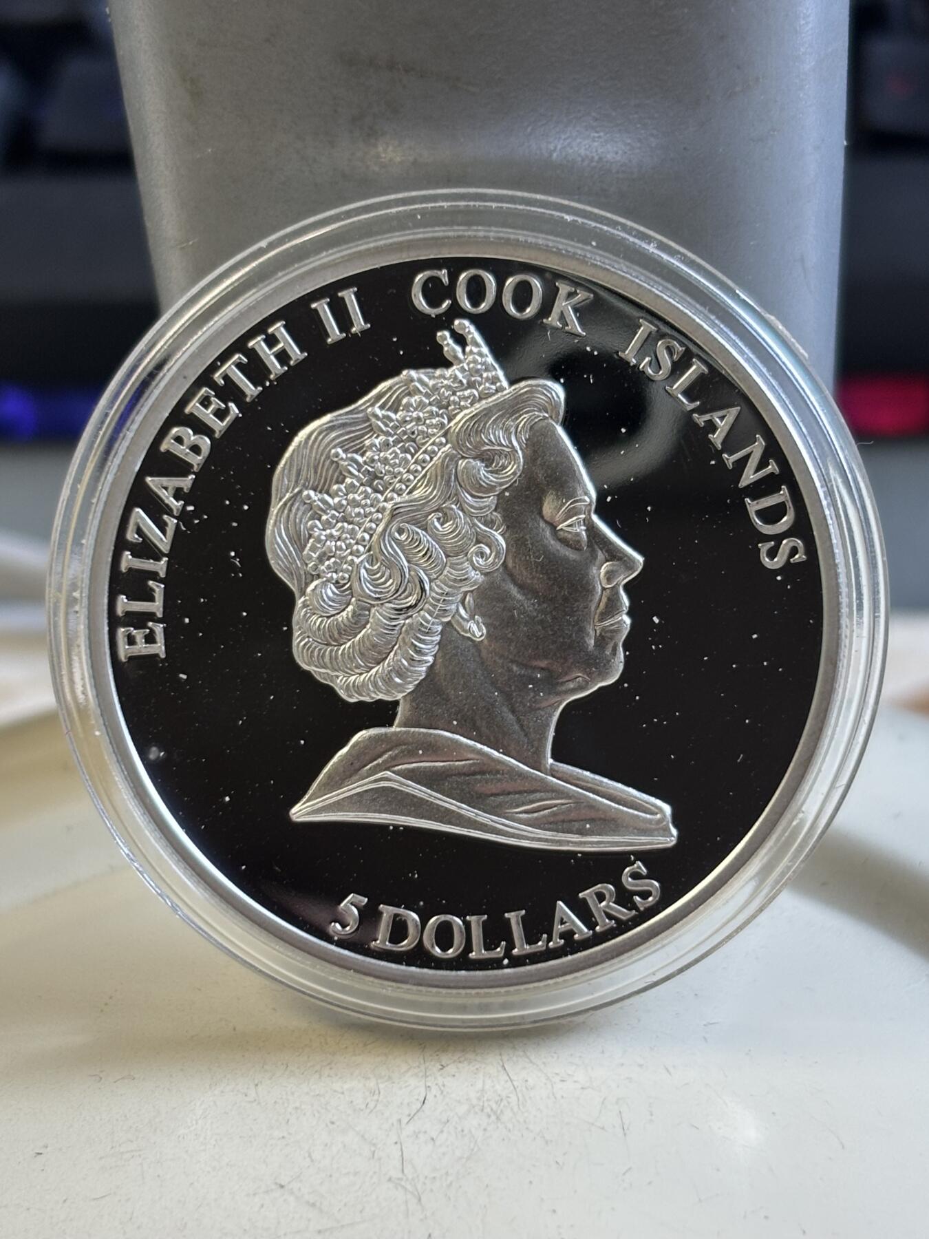 第195期拍卖 库克2008年野生北极熊镶嵌施华洛士奇水晶银币，925银，25克，发行2500枚