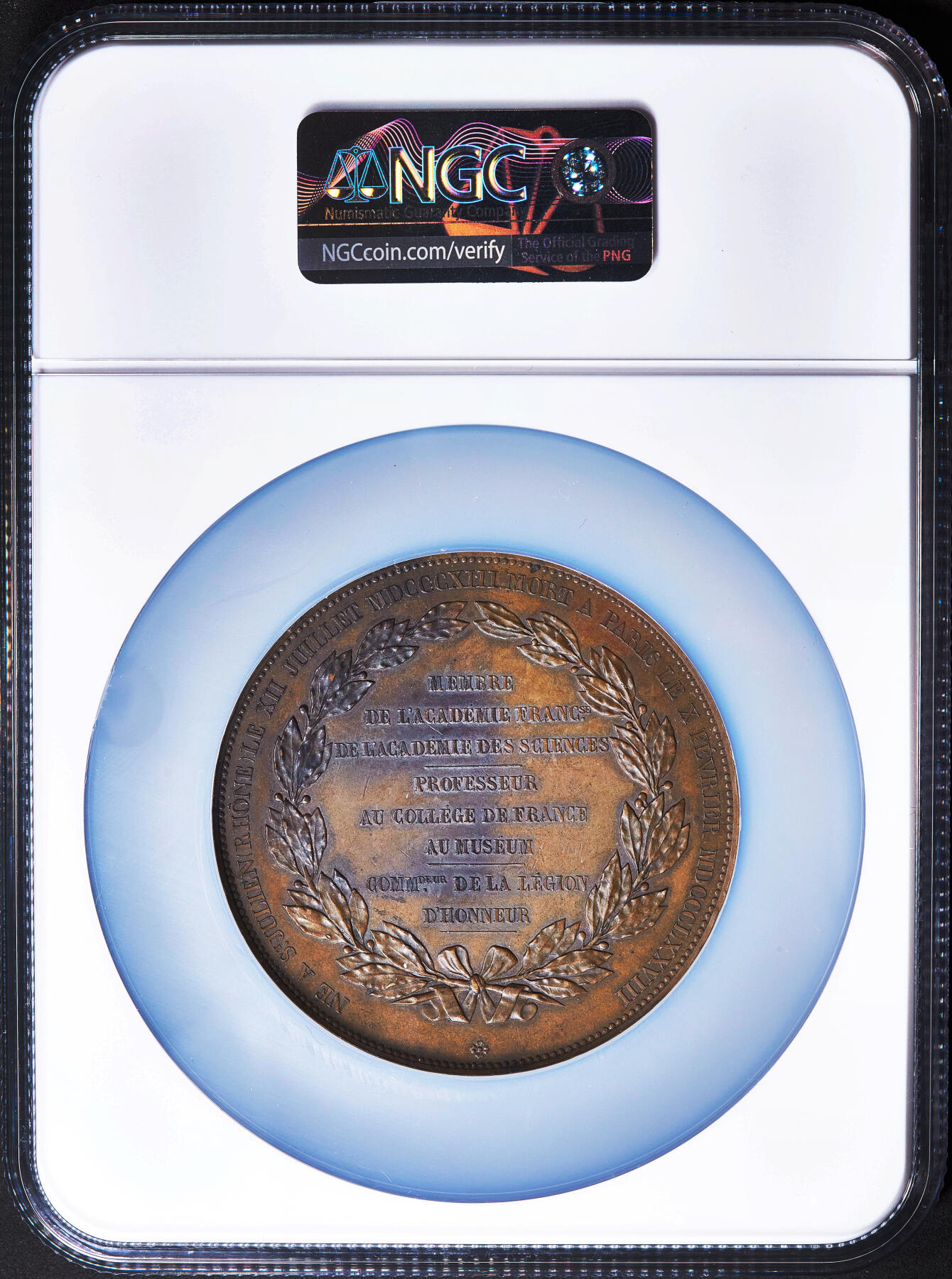 【俄甄集藏】2026年(050)04-01星期三 晚 19:30 全场包邮 法国1879年纪念现代生理学奠基人克劳德·贝尔纳德逝世大铜章，NGC MS62，高浮雕，巧克力包浆，雕刻家阿基勒·博雷尔作品，稀少烟斗铭，直径：68mm，重136.2克