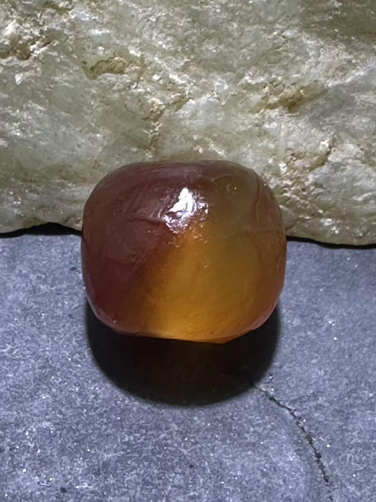 精美冰透高玉化风化纹缠丝玛瑙老形桶珠一颗