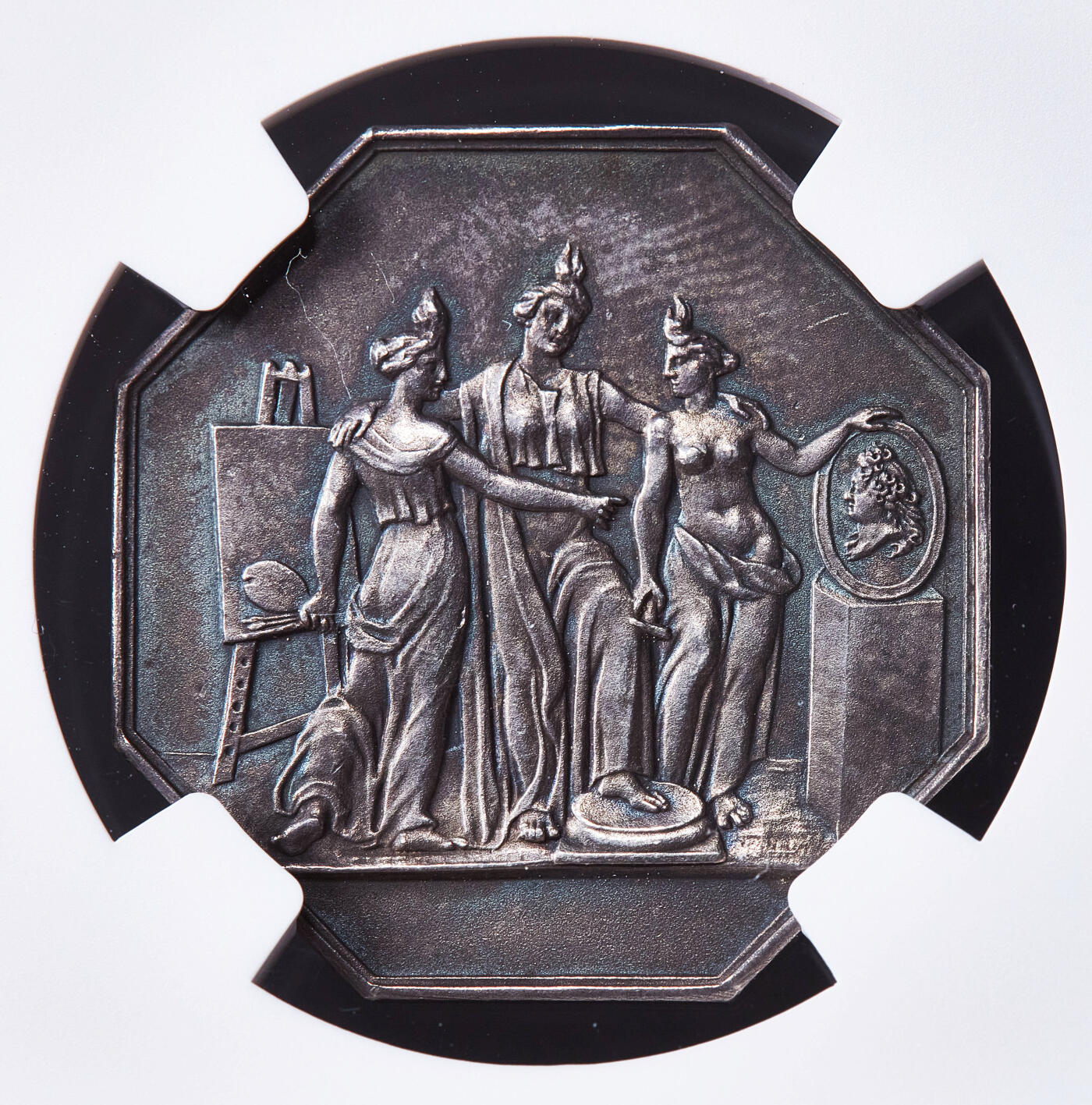 【俄甄集藏】2026年(050)04-01星期三 晚 19:30 全场包邮 法国19世纪双面神雅努斯造像博弈题材银质八角代用币章，NGC MS62，酱彩老包浆，丰饶角铭，少见品种，丰饶角铭