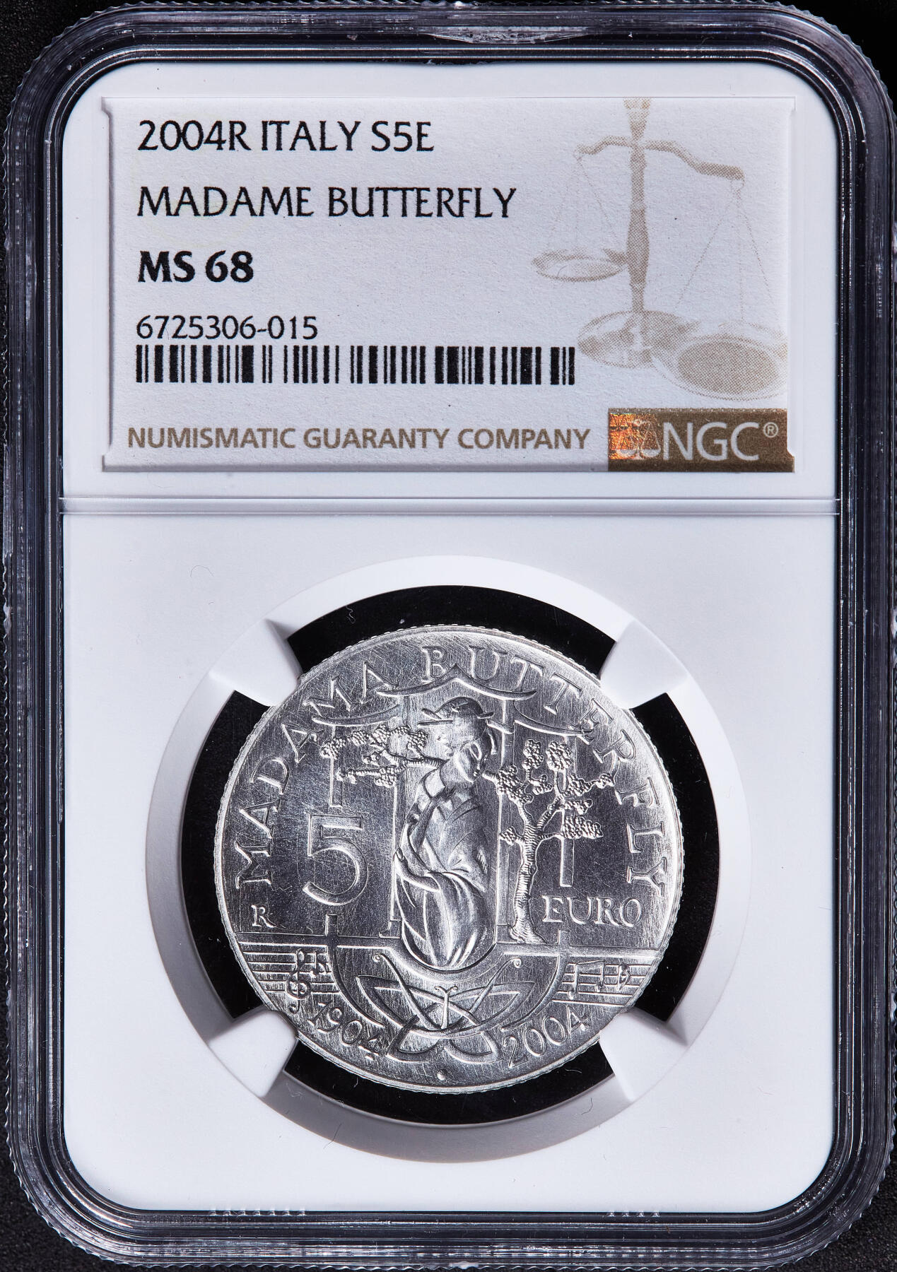 【俄甄集藏】2026年(050)04-01星期三 晚 19:30 全场包邮 意大利2004年R版纪念普契尼歌剧名作《蝴蝶夫人》米兰首演百年5欧元银币，NGC MS68，重18克，925银，发行量13500枚，背图为米兰市中心的斯卡拉大剧院