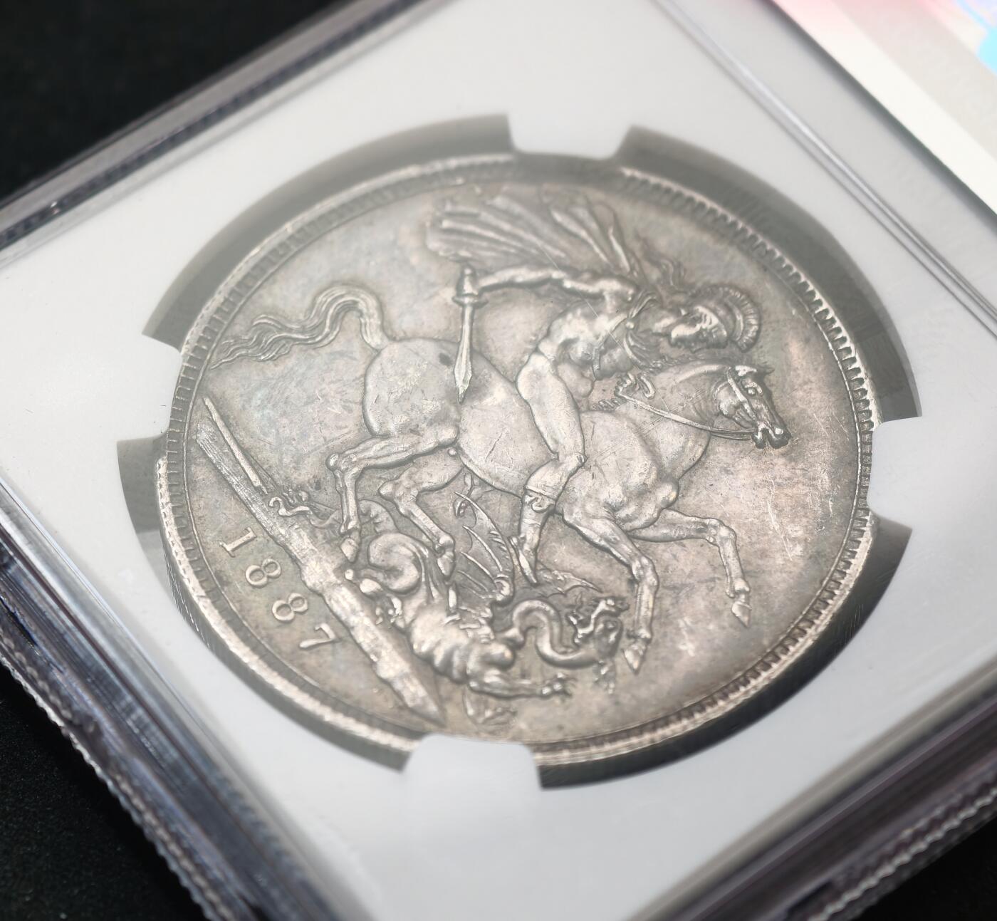 “方寸甄品”甄品场，甄臻铺-世界币章拍卖（第57期，直播拍卖），送拍享返佣金等优惠多多 NGC-MS63 1887年英国高冠马剑，包浆深邃，品相难得